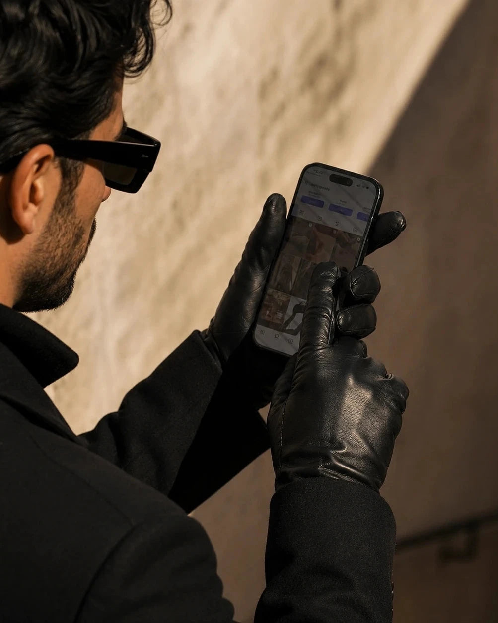 Touchscreen leather gloves for men