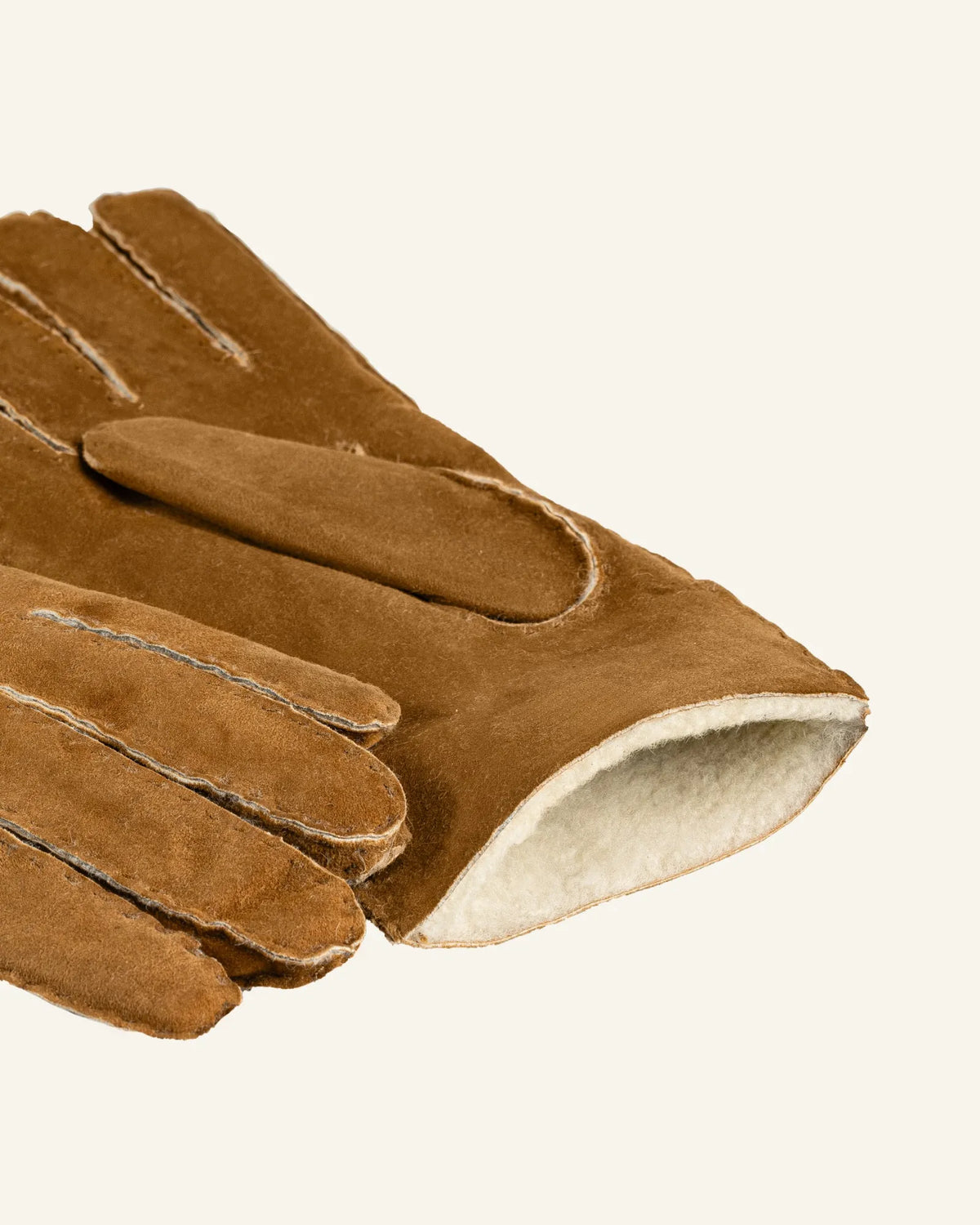 Camel men's shearling leather gloves detail 1
