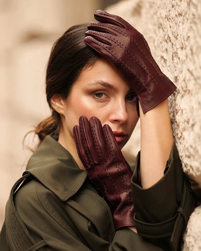 Elegante Lederhandschuhe mit handgestickten Details - Trama